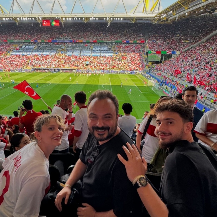 ⚽️申京现场观战欧洲杯 为土耳其呐喊助威&与国家队合影